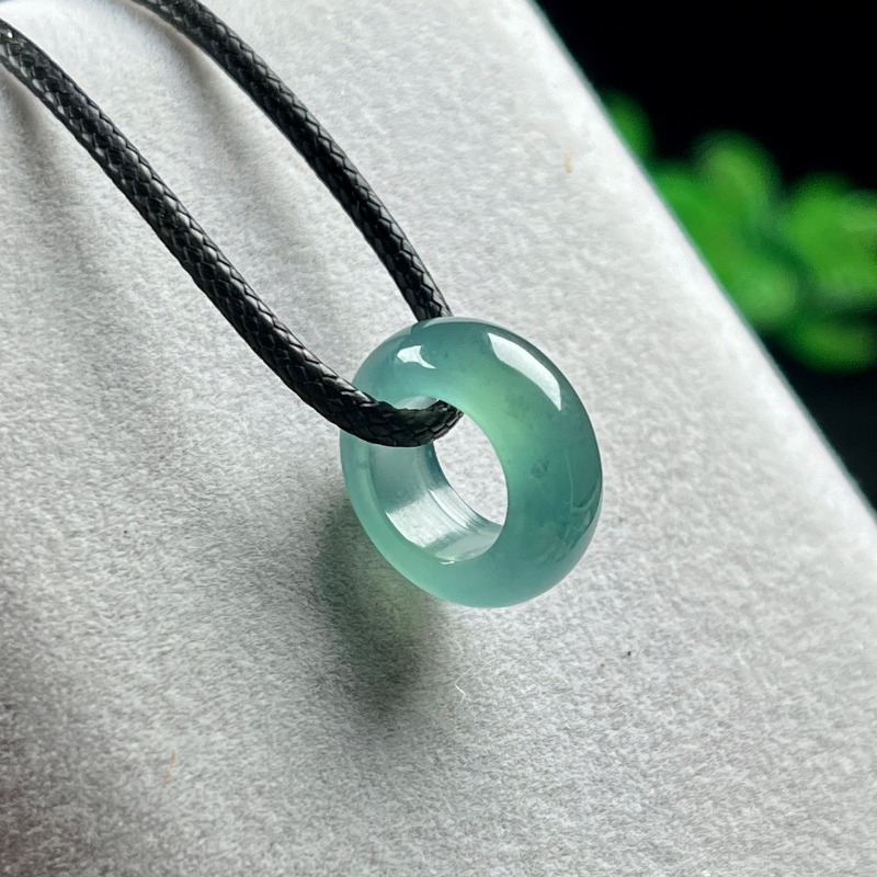 Natural Emerald Blue Water Luc - огляд і ціна Beading